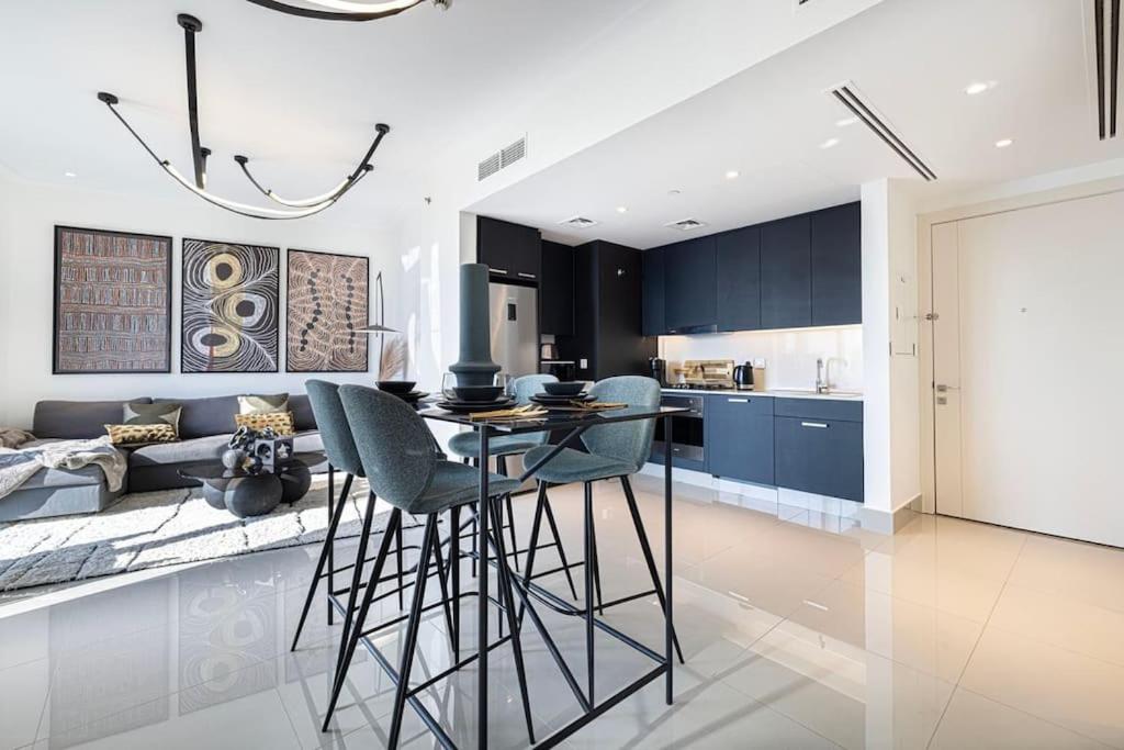 52nd Floor Unique 1 Bedroom