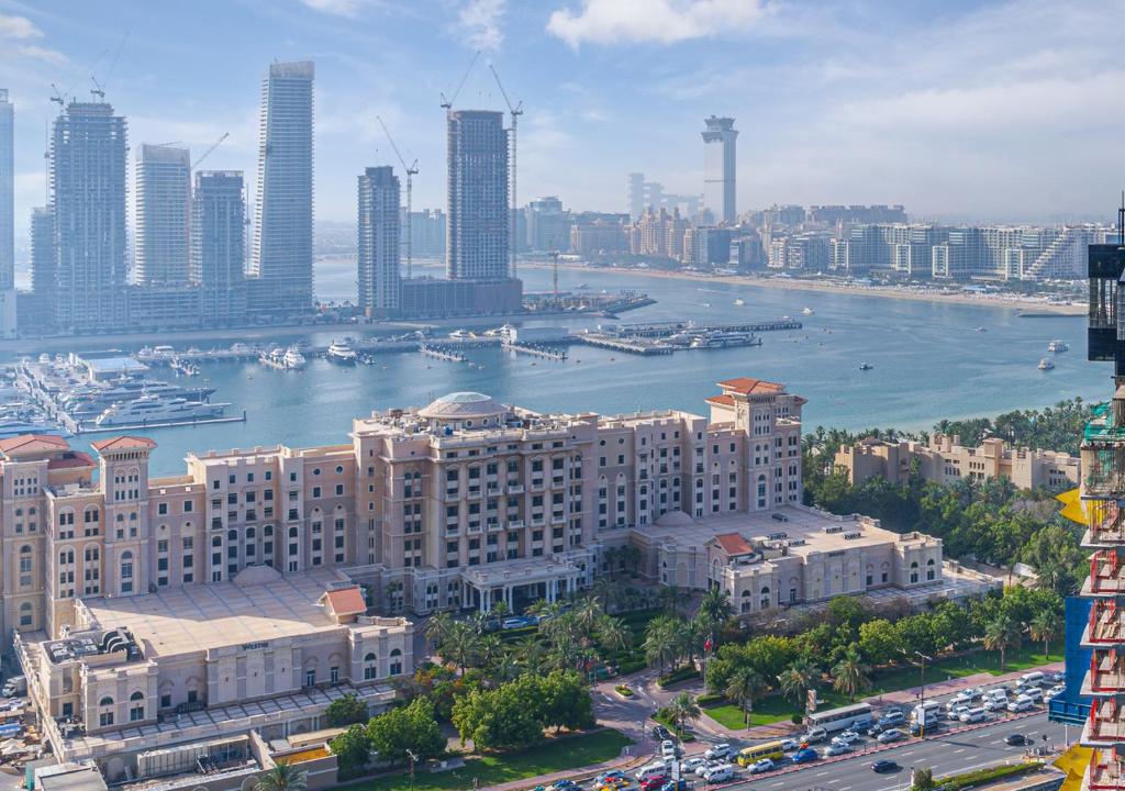 Savis Vacation Homes 2 Bedroom Marina Arcade