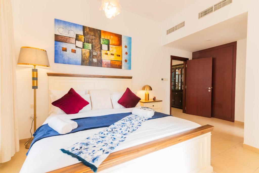 هتل استانینگ اسکایلاین ویوز: لوکجریس آپت آن های فلور - Stunning Skyline Views: Luxurious Apt on high Floor