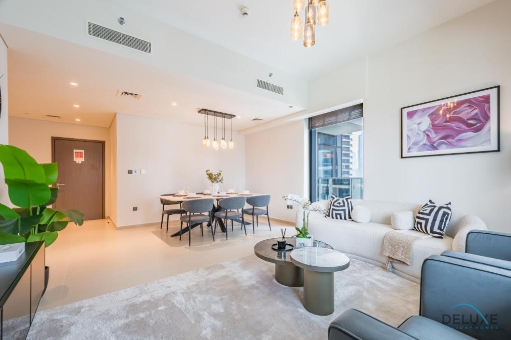 Scenic 3BR Apartment with Assistant Room at Act One Act Two Tower 2 in Downtown Dubai by Deluxe Holiday Homes