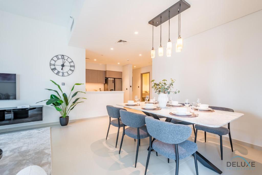 Scenic 3BR Apartment with Assistant Room at Act One Act Two Tower 2 in Downtown Dubai by Deluxe Holiday Homes