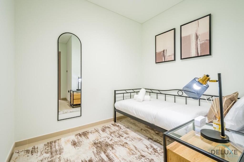 Scenic 3BR Apartment with Assistant Room at Act One Act Two Tower 2 in Downtown Dubai by Deluxe Holiday Homes