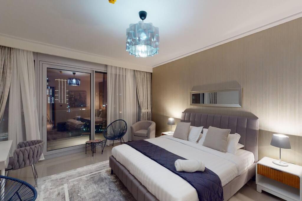 Opera Grand 3BR with Fountain Views