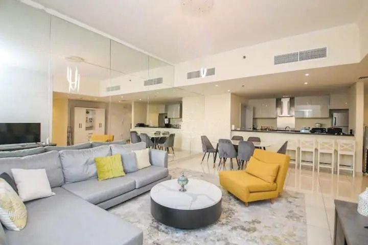 هتل ۳بی‌دی‌آر دبی مارینا آپگرید - های فلور ویت بلوواتر ویو - 3BDR Dubai Marina Upgrade- High floor with Bluewater view