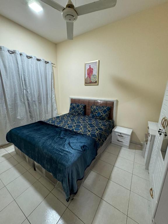 هتل دیسنت پرایوت فمیلی رومز ویت شرد واشروم نکست تو برجامان مترو Decent Private family Rooms with Shared washroom next to Burjuman Metro