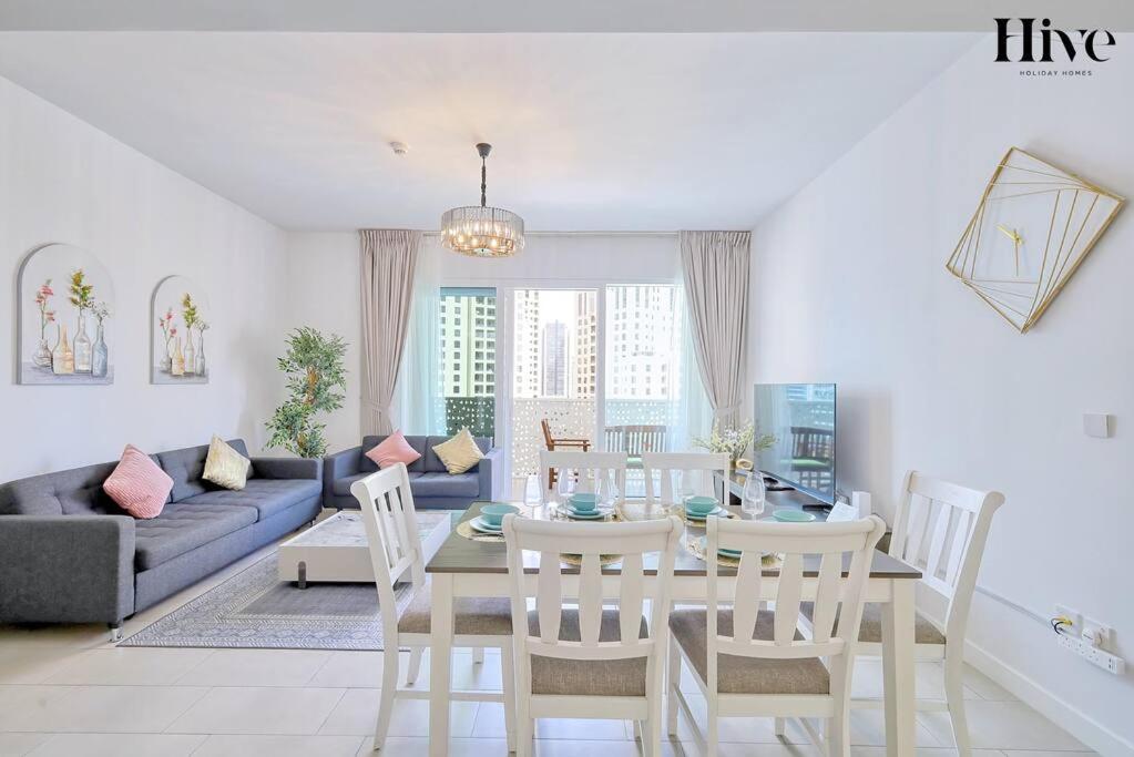 هتل ستنینگ 1 بد این لا وی جی بی آر - Stunning 1 bed in La Vie JBR