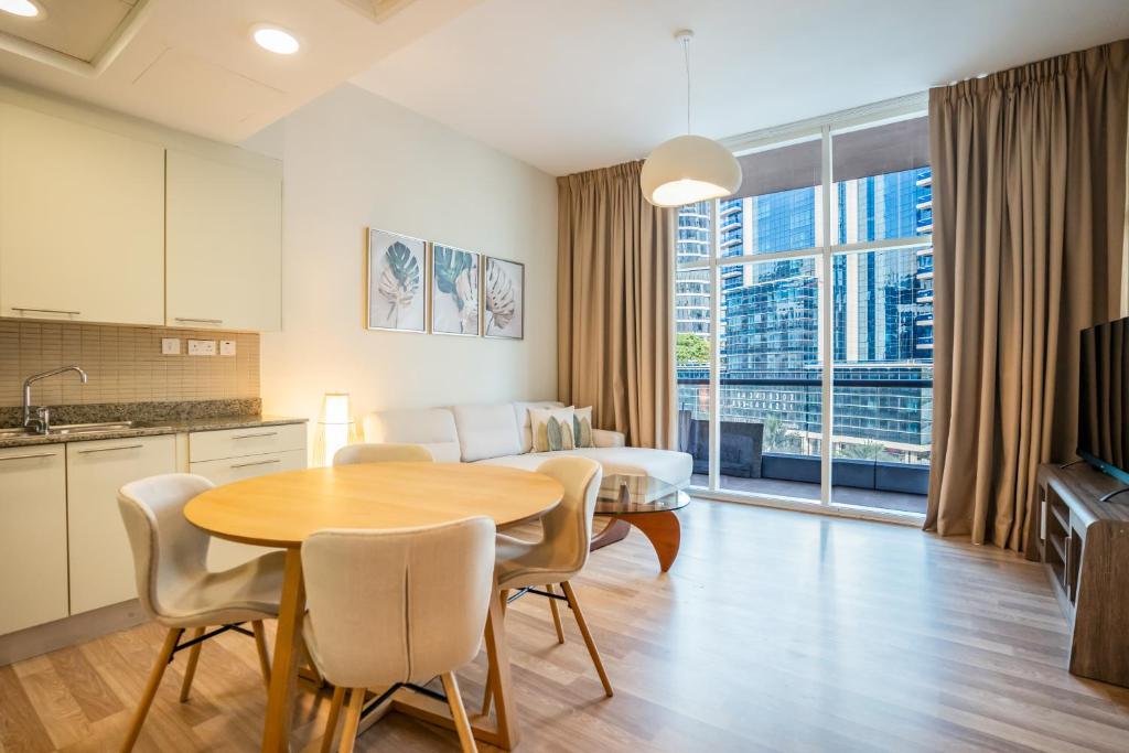 هتل هومزگت آوی کُزی 1 بی‌‌آر آپت بی اسکوئر بیلدینگ 9 - Homesgetaway Cozy 1BR Apt Bay Square Bldg 9