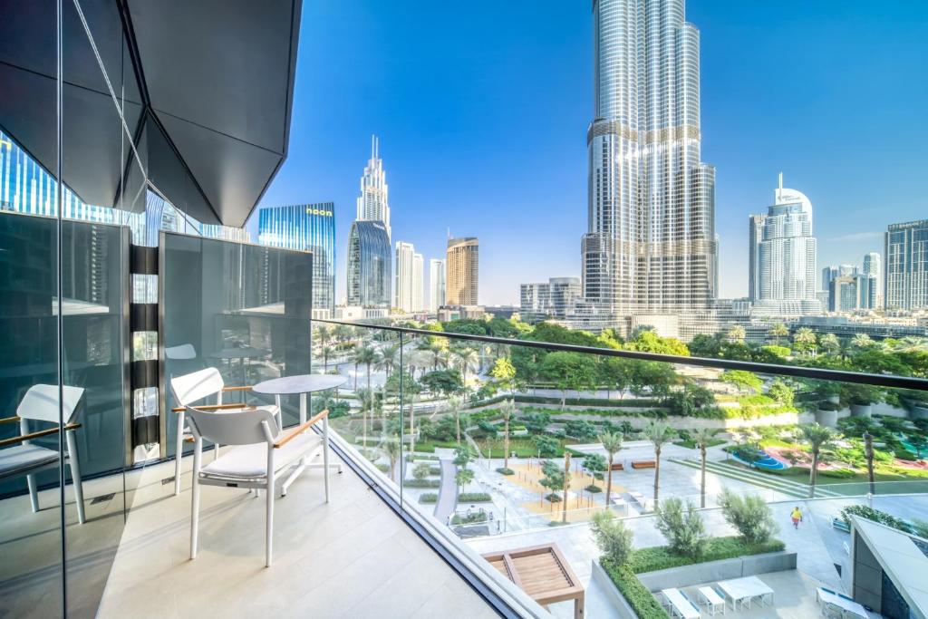 هتل لاکچری مینیمالیست آپارتمان ویت اسپکتاکولار سیتی ویوز - Luxury Minimalist Apartment With Spectacular City Views