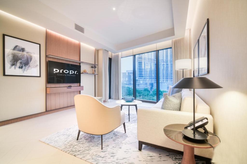 Luxury Minimalist Apartment With Spectacular City Views