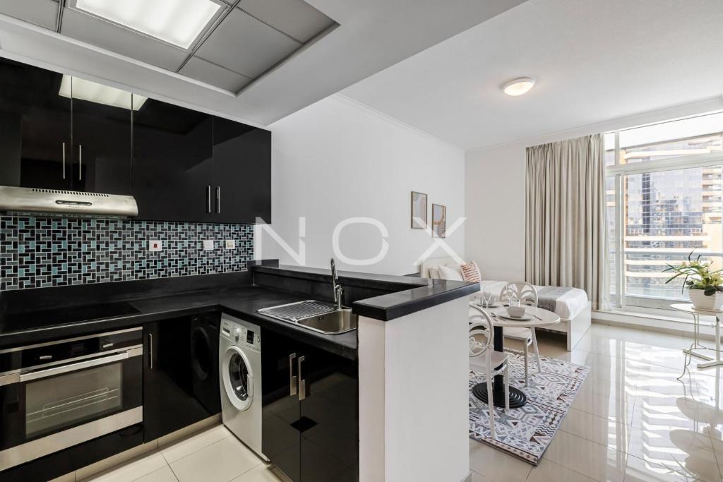 Breathtaking Marina View Studio in Botanica Tower