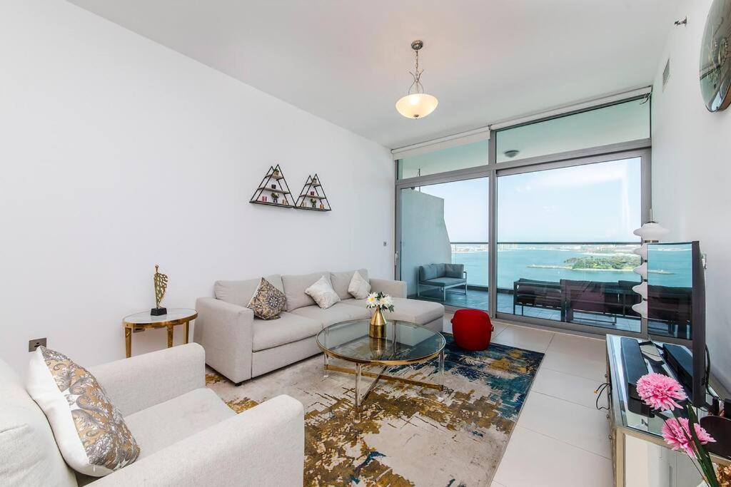 Sea View, Private Beach and Pool, Palm Jumeirah