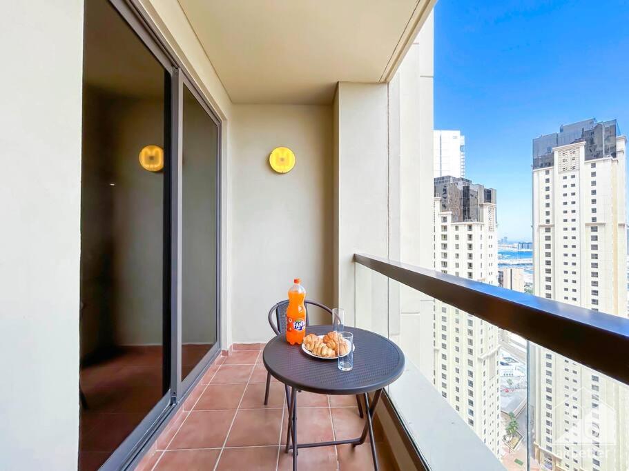 Luxury stay with incredible Views & Balcony Dubai JBR