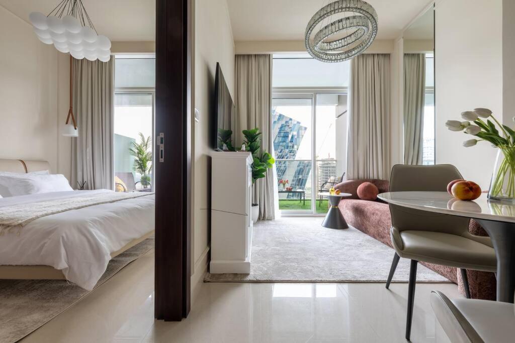 هتل گلامرَس وان بِدروم این بیزنس بی لارج بالکنی - Glamorous 1Bedroom in Business bay l Large Balcony