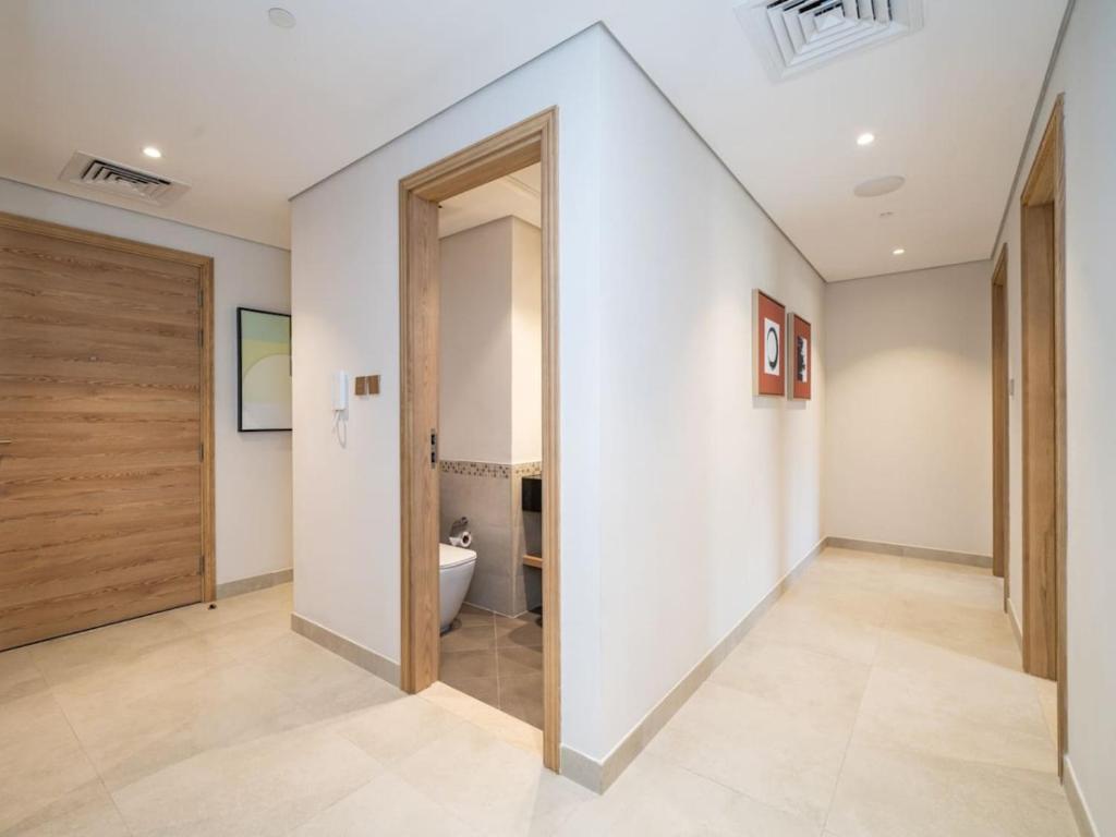 LUXFolio Retreats - Expansive Terrace