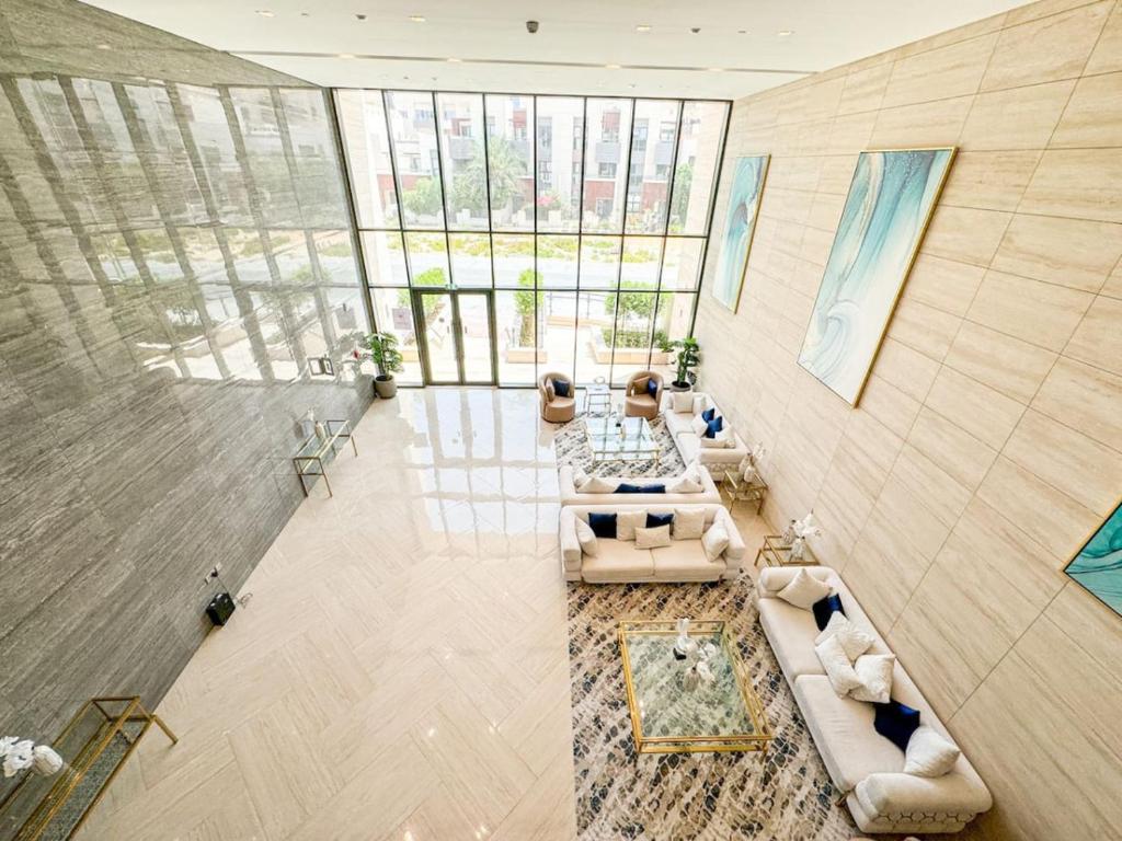 LUXFolio Retreats - Expansive Terrace