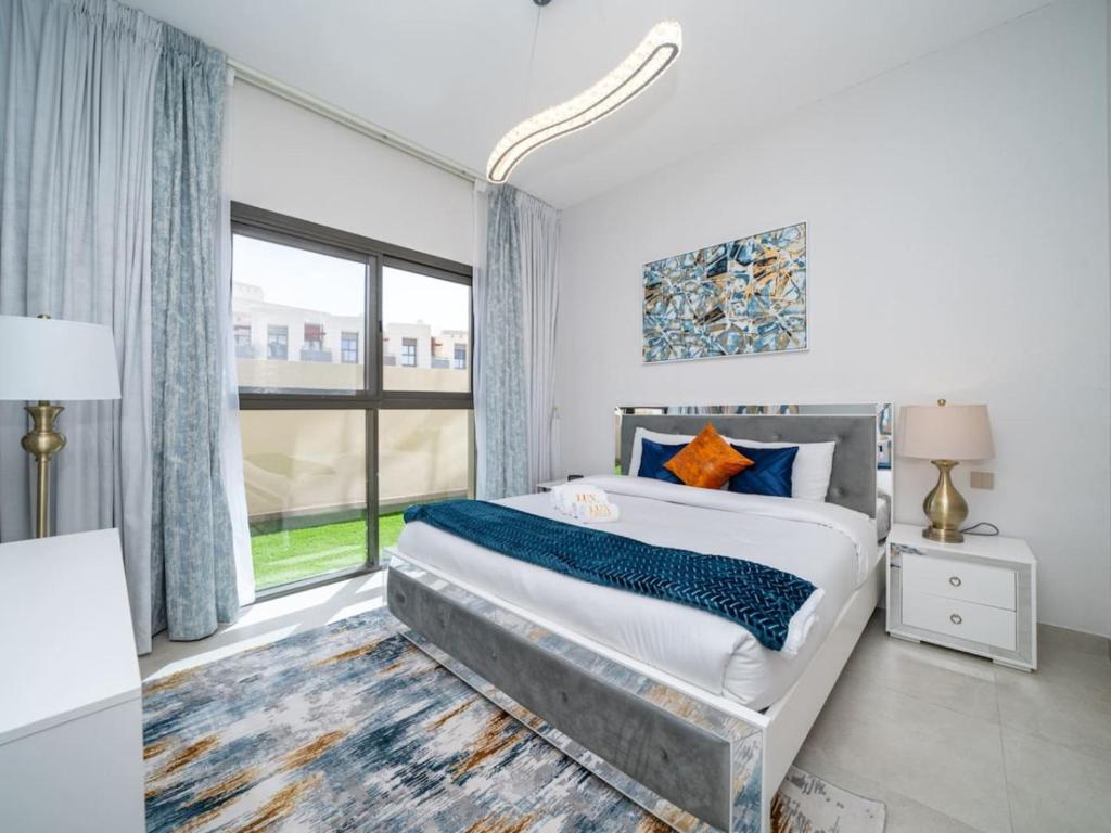 LUXFolio Retreats - Expansive Terrace