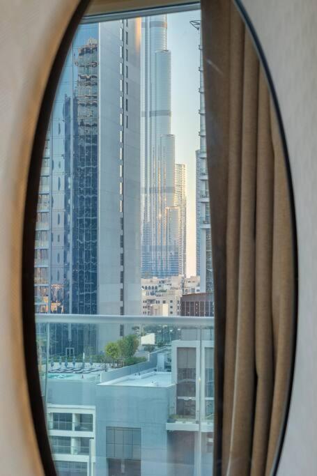 Elegant 2BR Apartment in Business Bay - Burj View - Gym & Pool