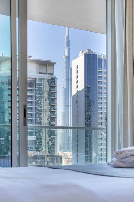 Elegant 2BR Apartment in Business Bay - Burj View - Gym & Pool