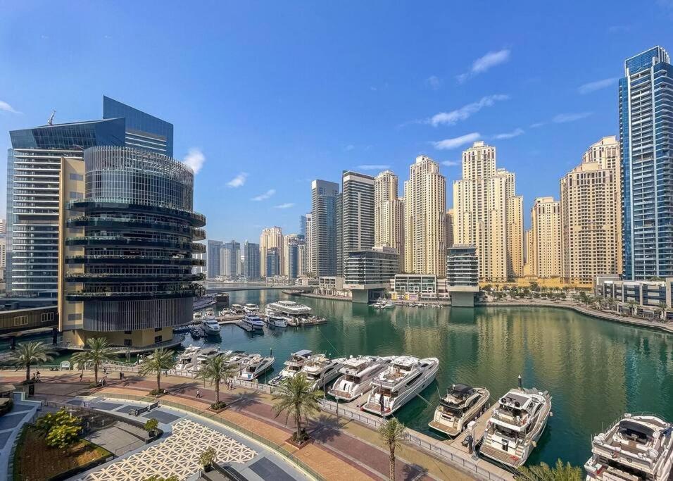 هتل لاویش 2-بد روم هوم این مارینا - Lavish 2-Bedroom Home in Marina