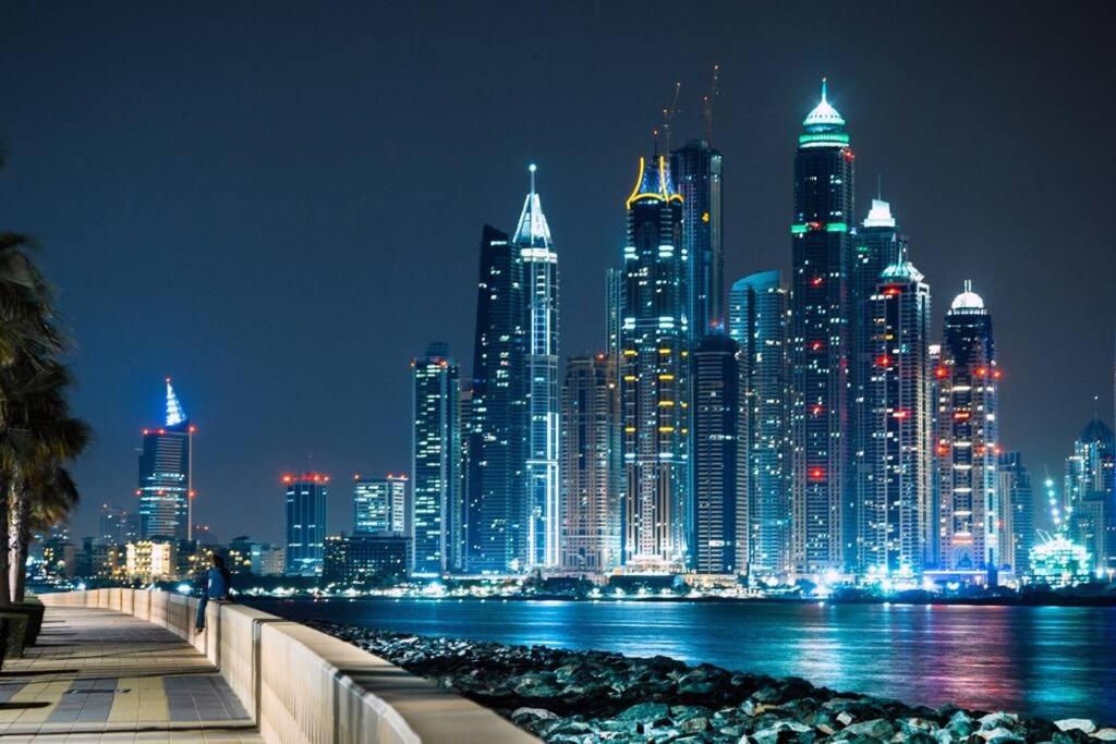 Lavish 2-Bedroom Home in Marina