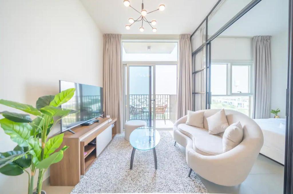 هتل شیک 1 بی آر این کلاکتیو تاور دبی هیلز - Chic 1BR in Collective Tower Dubai Hills