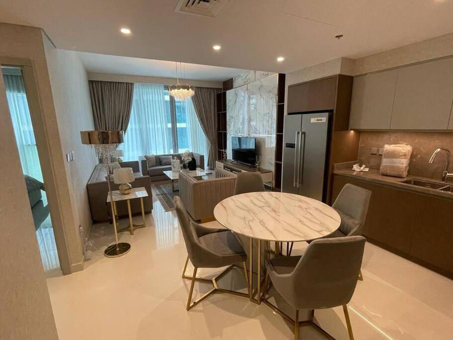 هتل دو بدم‌روت بیچ‌فرانت ریتریت - 2 Bedroom Beachfront Retreat