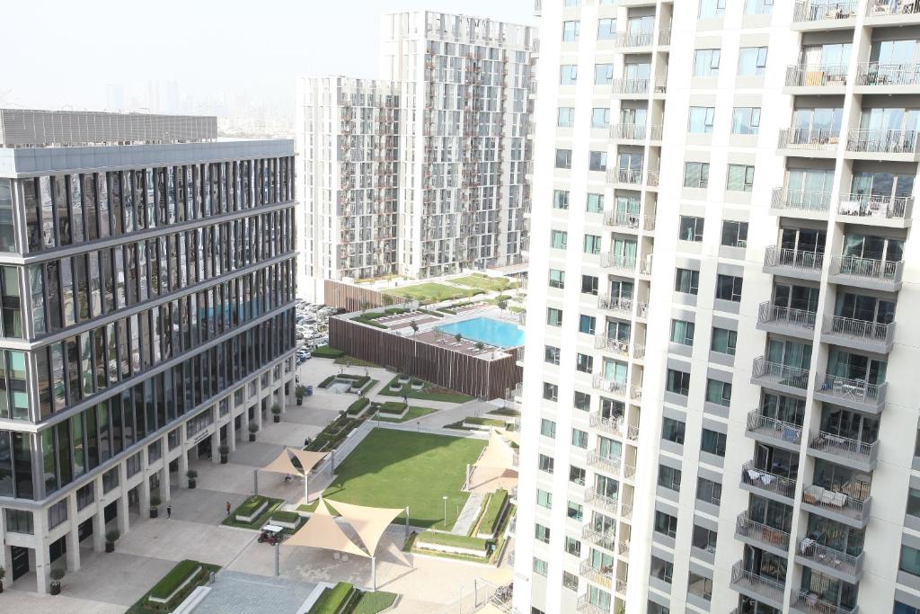 هتل براون استون هالیدی هومز دوبی هیلز - Brown Stone Holiday Homes Dubai Hills