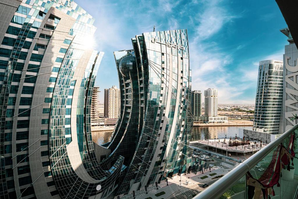 هتل لاکسه وِکیشن هومز - ۱ بی آر آپارتمان - کلاُس تو بورج خلیفه و دبی مال - LUXE Vacation Homes - 1BR Apartment - Close to Burj Khalifa & Dubai Mall