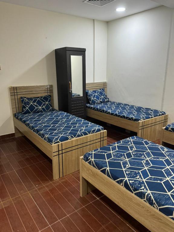 هتل مترو سینگل بدز بویز روم نکست تو یونیون مترو استیشن - Metro Single beds boys room next to Union Metro Station