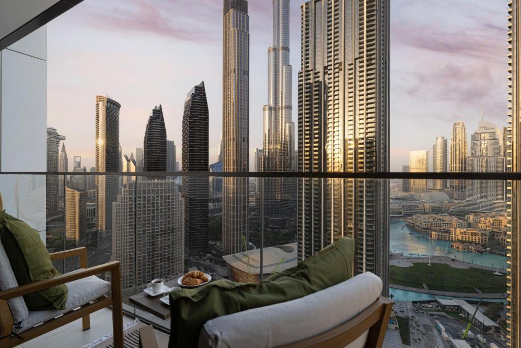Luxury Sky High 2-Bedroom Apartment Stunning Burj Khalifa & Fountain Views