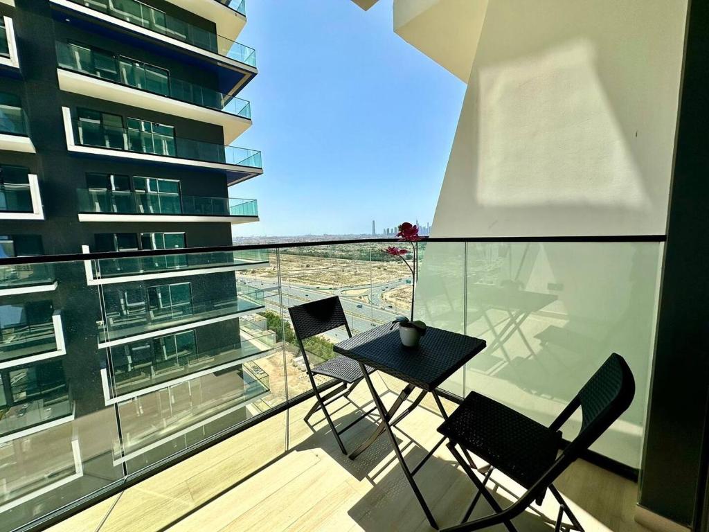 هتل فولی فرنیشد ۳بردروم ویت بالنسی این جی‌وی‌سی - Fully Furnished 3bedroom With Balcony In Jvc