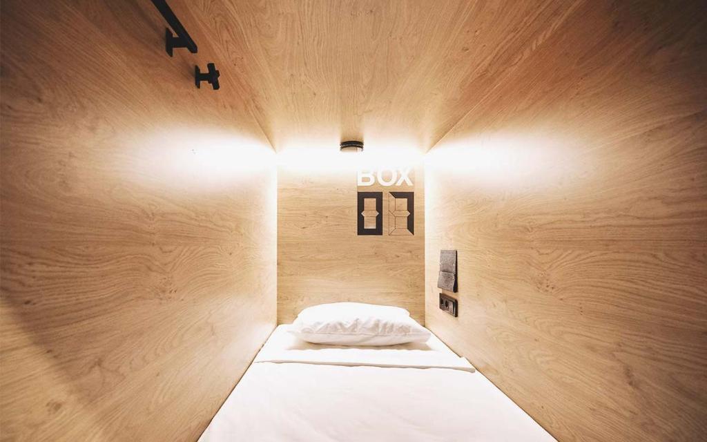 هتل ۵۰۴ پِلِژِر پاد هاستل رولا استریت نِیر مترو استیشن - 504 Pleasure POD Hostel Rolla Street Near Metro Station
