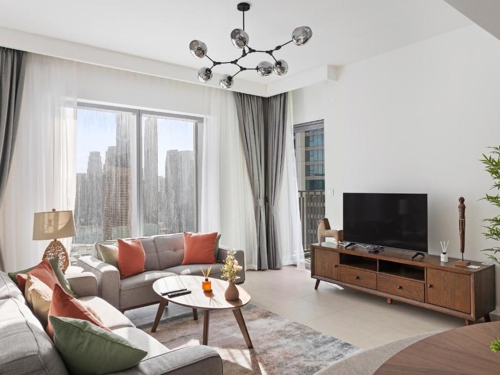 هتل اوربن الیگنت ۳ بی آر پلاس ۱ جی آر - فونتین اند برج خلیفه ویو - Urban Elegant 3BR plus 1 GR-Fountain and BurjKhalifa View