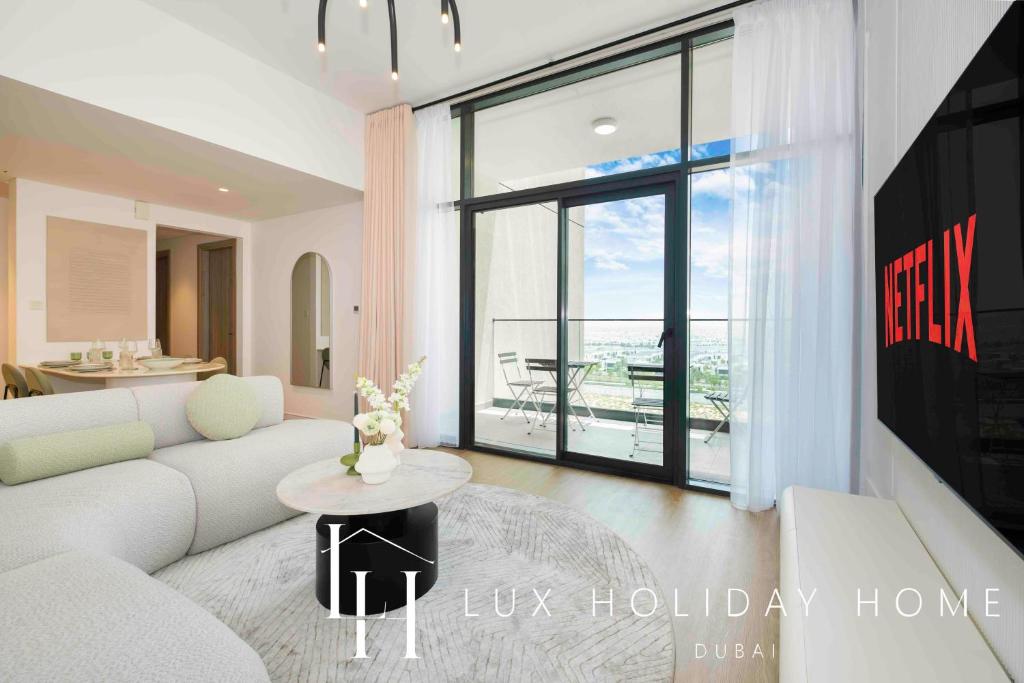 هتل لاکْس دِ دبی هیلز اگزِکاتیو سوئیت - LUX The Dubai Hills Executive Suite