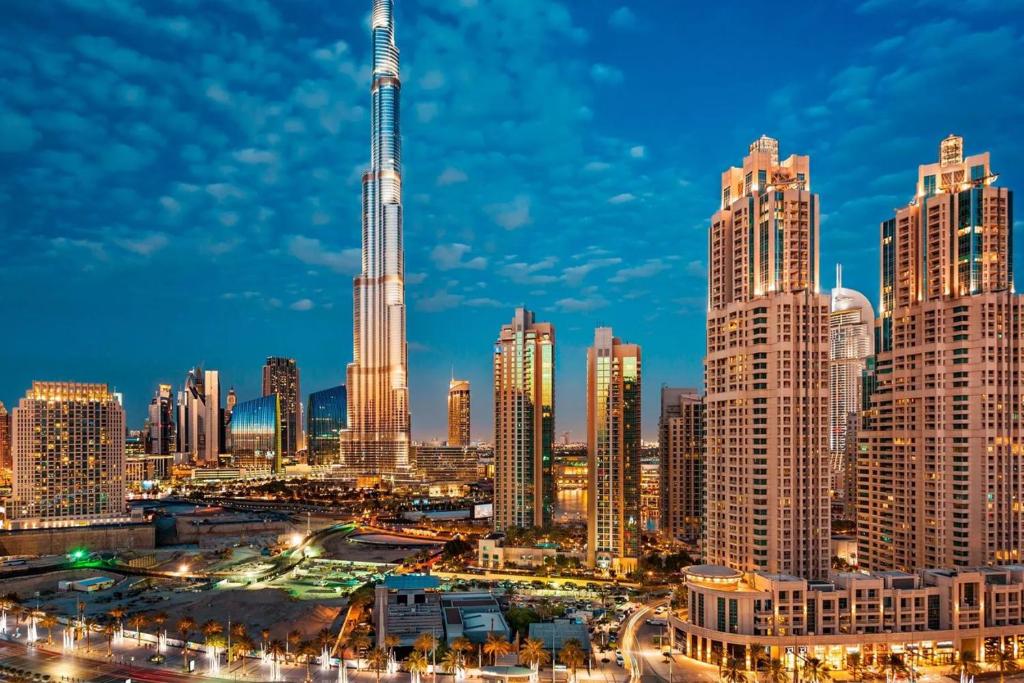 هتل لیف‌بی‌اند‌بی ۳ بی‌آر + ۱ برج ویو و دایرکت دبی مال اکسس - Livbnb- 3BR+1 Burj View w Direct Dubai Mall Access