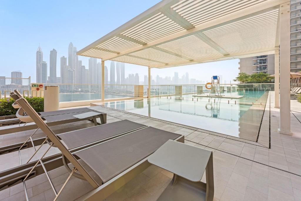 هتل سیلک هاوس پارتیشنال مارینا ویو ۱ بی‌دی‌آر این مارینا ویستا - Silkhaus Partial Marina View 1BDR in Marina Vista