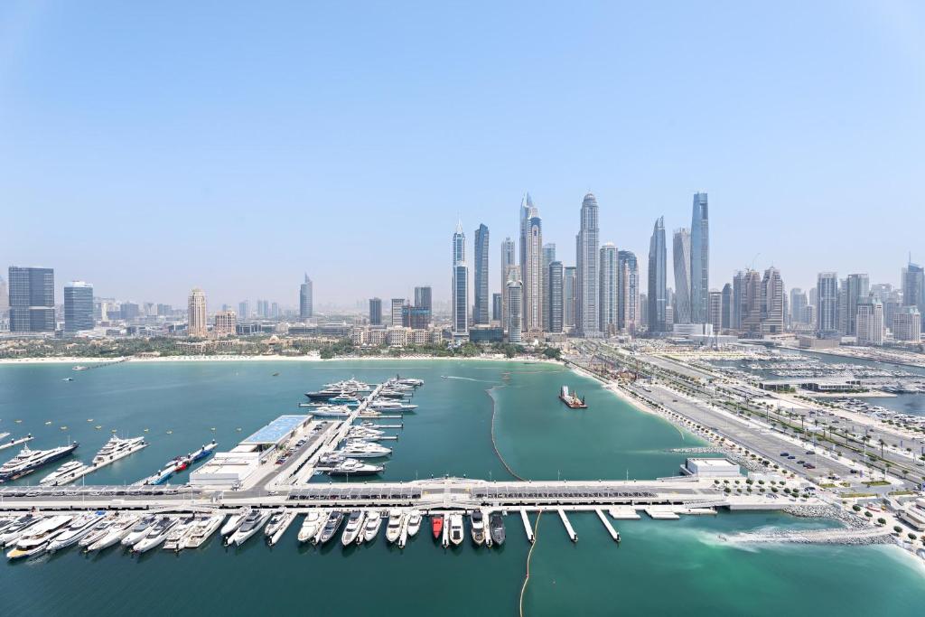 هتل سیلک هاوس دبی اسکای لاین ویو ۲ بی دی آر این اکسکلوسیو نیبروهد - Silkhaus Dubai Skyline View 2BDR in Exclusive Neighbourhood