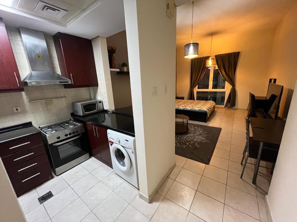 هتل فرنیشد استودیو - Furnished Studio