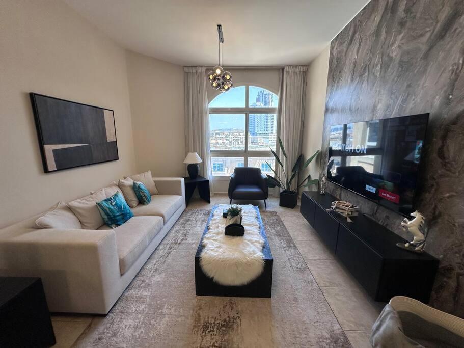 هتل استایلش ۱ بی‌دی‌آر آپارتمان این جی‌وی‌سی - Stylish 1 BDR Apartment in JVC