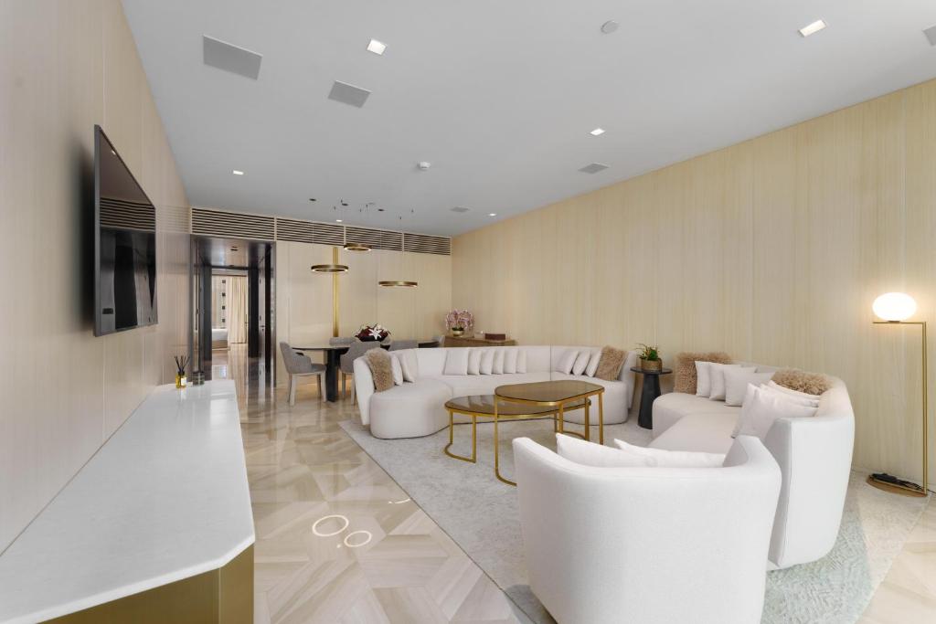 هتل شیک 3بی آر هیوین این فایو پالم - Chic 3BR Haven in Five Palm