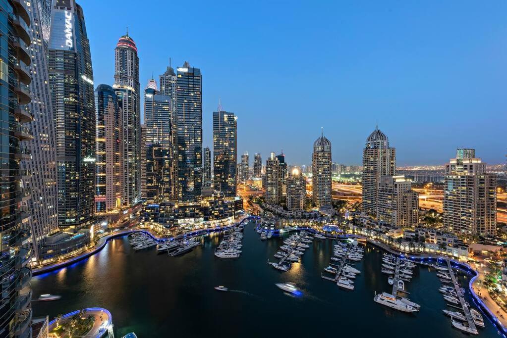 هتل فِرست کلس ۳ بی آر اکسپنسیو لاکچری هِیون - First Class 3BR Expansive Luxury Haven