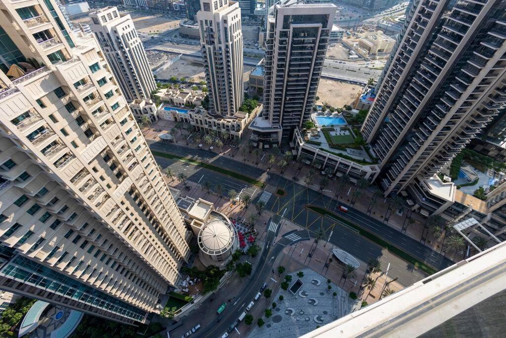 هتل شیک ۲ بی آر آپت ات اکت وان اکت تو نیار برج خلیفه ۳۵۰۴ - Chic 2BR APT at Act One Act Two Near Burj Khalifa 3504