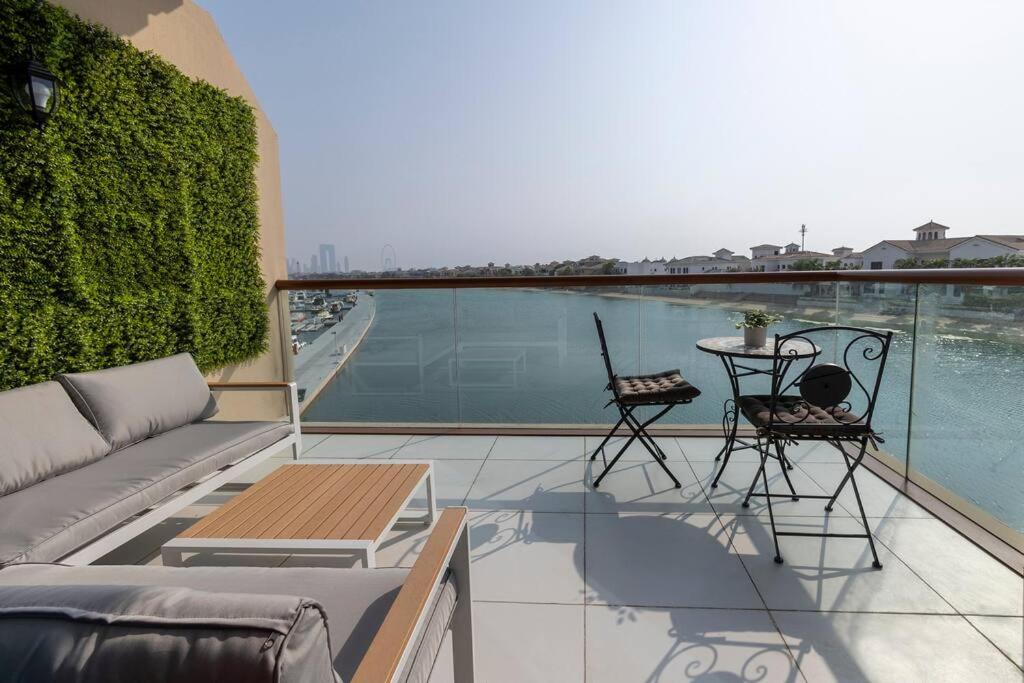 هتل لاگژوریس 1 بی آر ویت فری اکسس تو پرایوت بیچ - Luxurious 1BR with Free Access to Private Beach