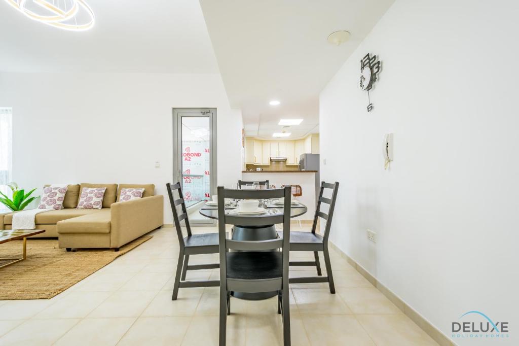 Capacious 1BR Apartment at West Heights 1, Business Bay by Deluxe Holiday Homes