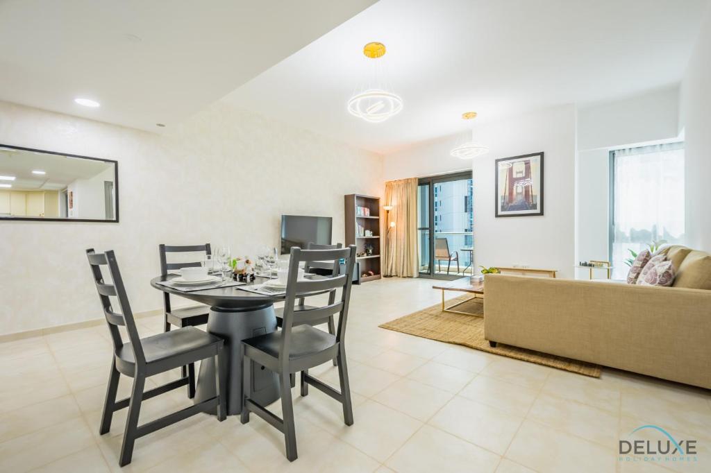 Capacious 1BR Apartment at West Heights 1, Business Bay by Deluxe Holiday Homes