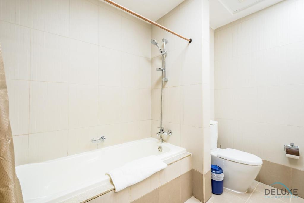 Capacious 1BR Apartment at West Heights 1, Business Bay by Deluxe Holiday Homes