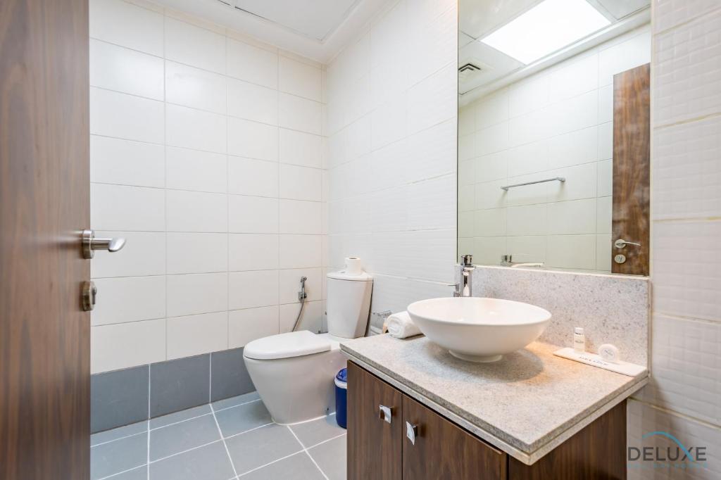 Capacious 1BR Apartment at West Heights 1, Business Bay by Deluxe Holiday Homes