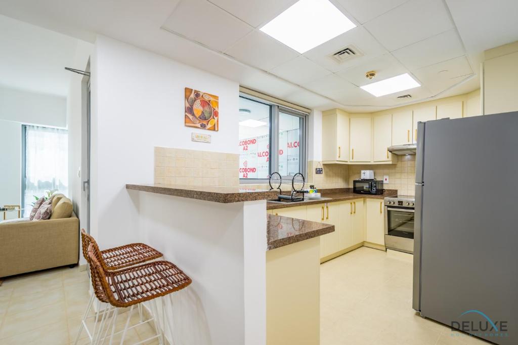 Capacious 1BR Apartment at West Heights 1, Business Bay by Deluxe Holiday Homes