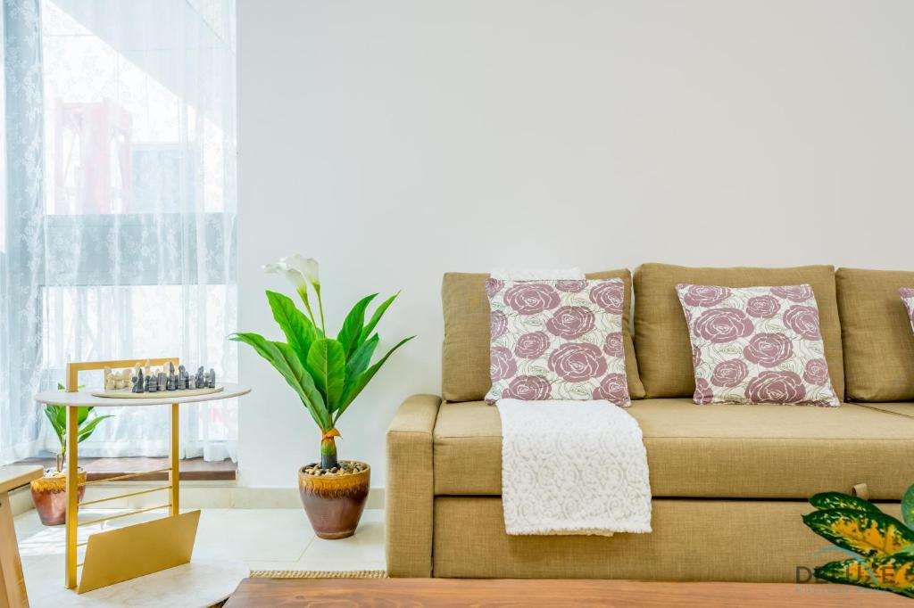 Capacious 1BR Apartment at West Heights 1, Business Bay by Deluxe Holiday Homes