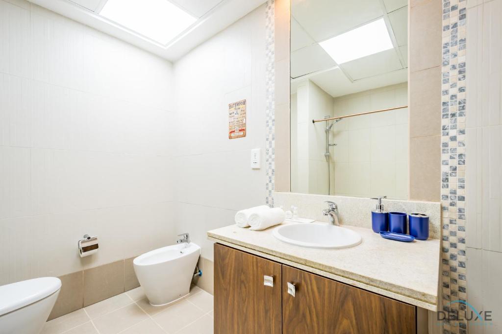 Capacious 1BR Apartment at West Heights 1, Business Bay by Deluxe Holiday Homes